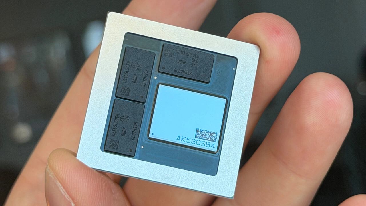 クアルコム、Snapdragon X2 Elite Extremeのベンチマーク結果を公開 ～Apple M4 Proやインテル・AMDチップを上回る性能を示す～