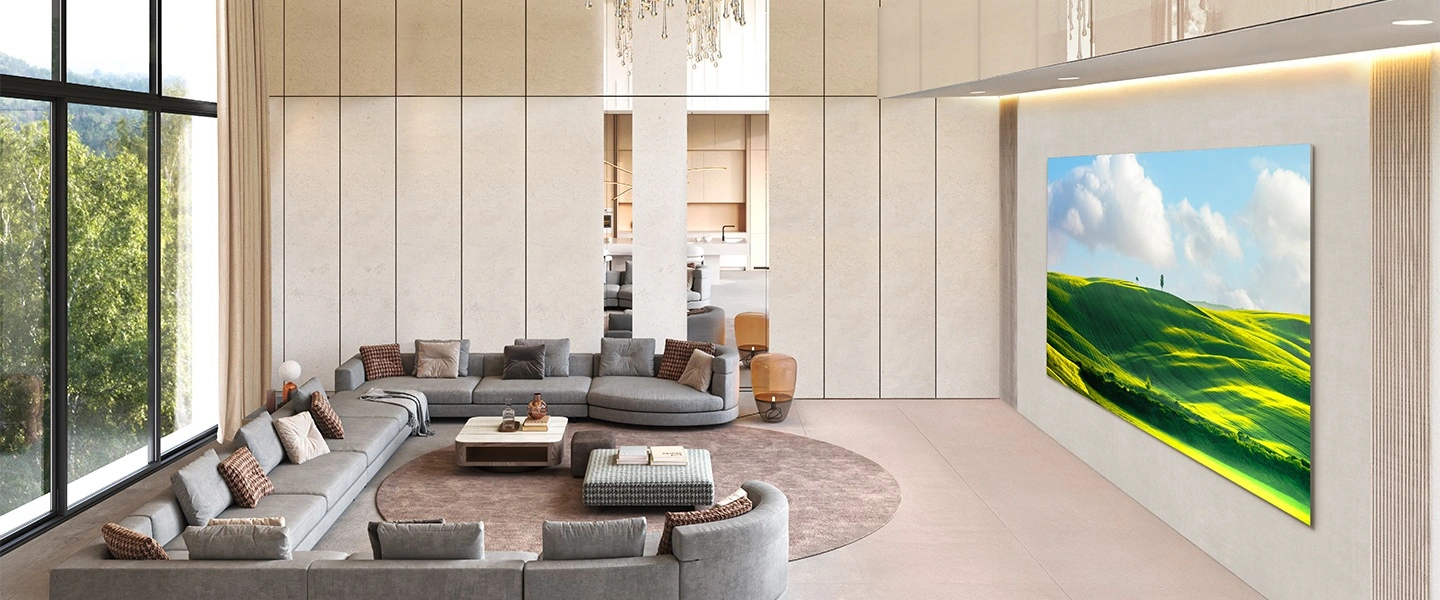 LG、136型大型マイクロLEDディスプレイを発表