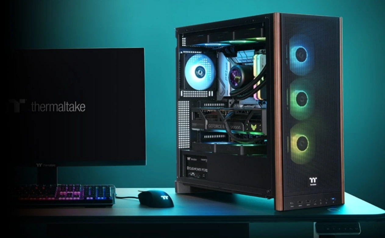 Thermaltake、木目調デザインのPCケース「S370 WS」を発表 – 基本装備ファン4基、価格は43ドル相当