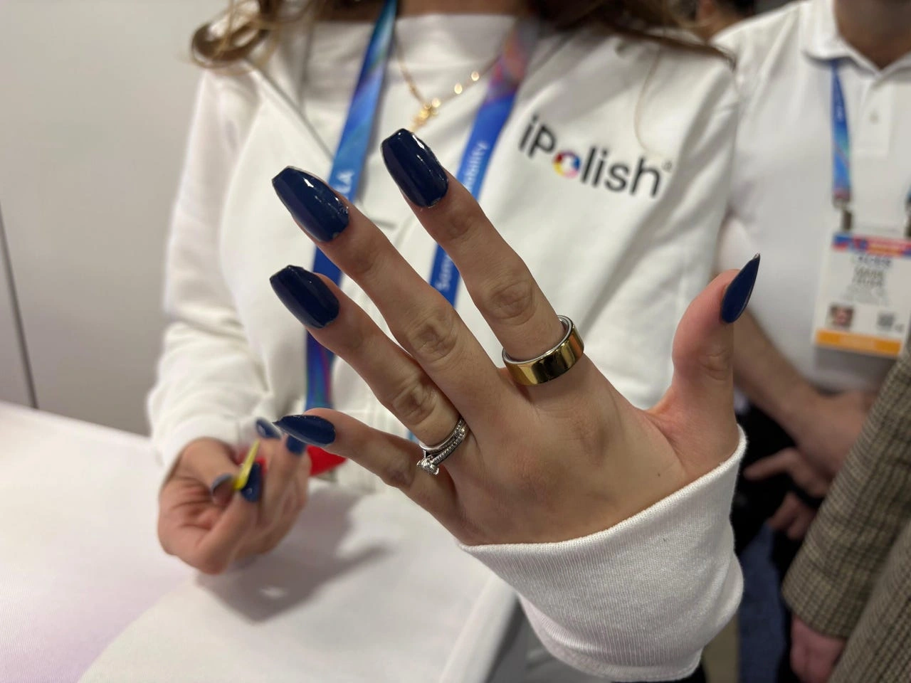 CES 2026で色を瞬時に変えるスマートネイル「iPolish」を発表