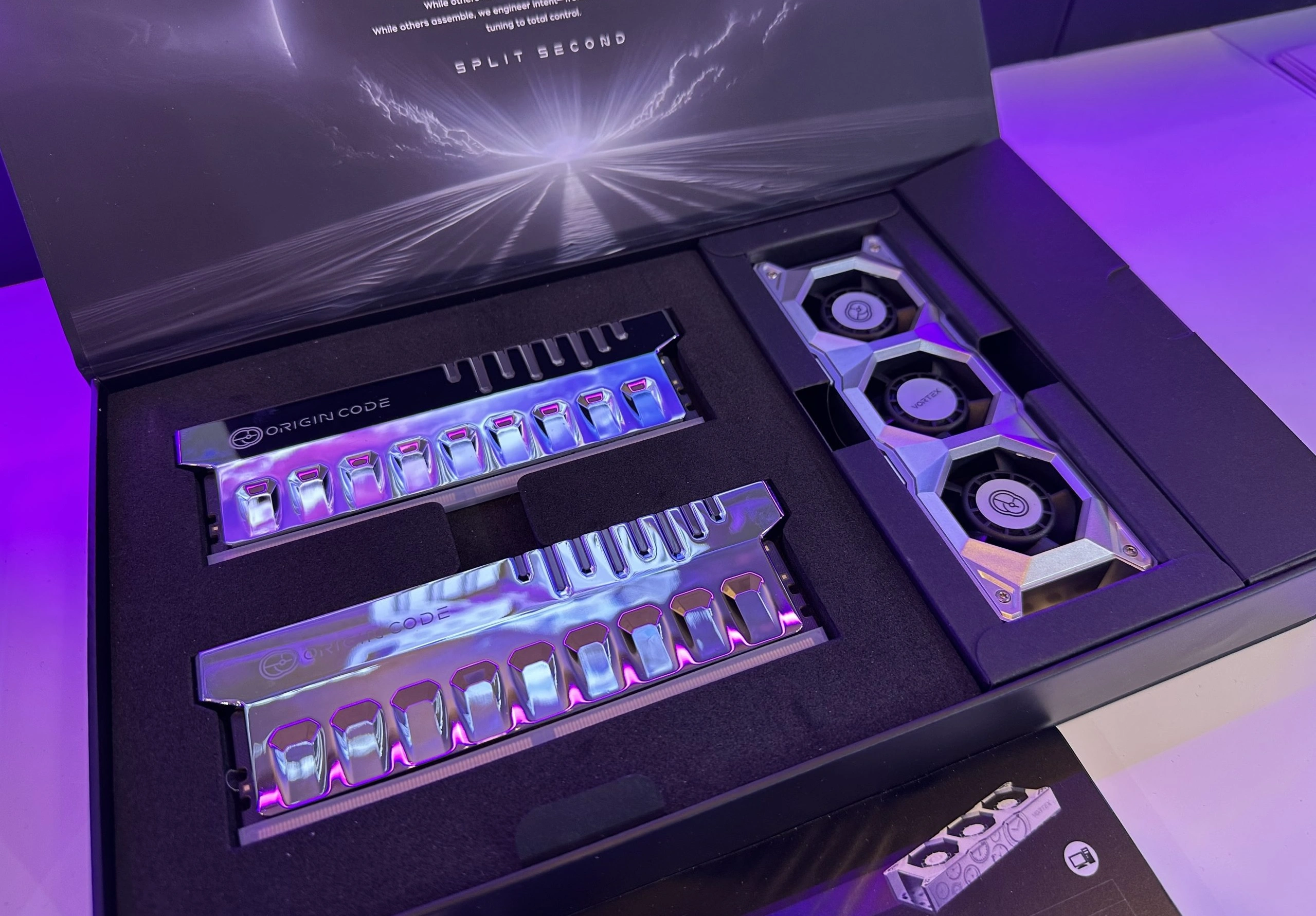 オリジンコード、3ファン冷却を搭載したDDR5メモリ「Vortex」を発表