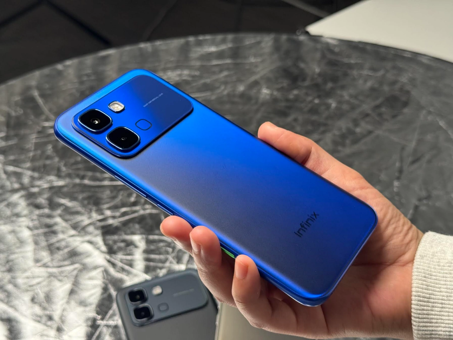 Gizmochina、Infinix Note Edgeの実機写真を公開